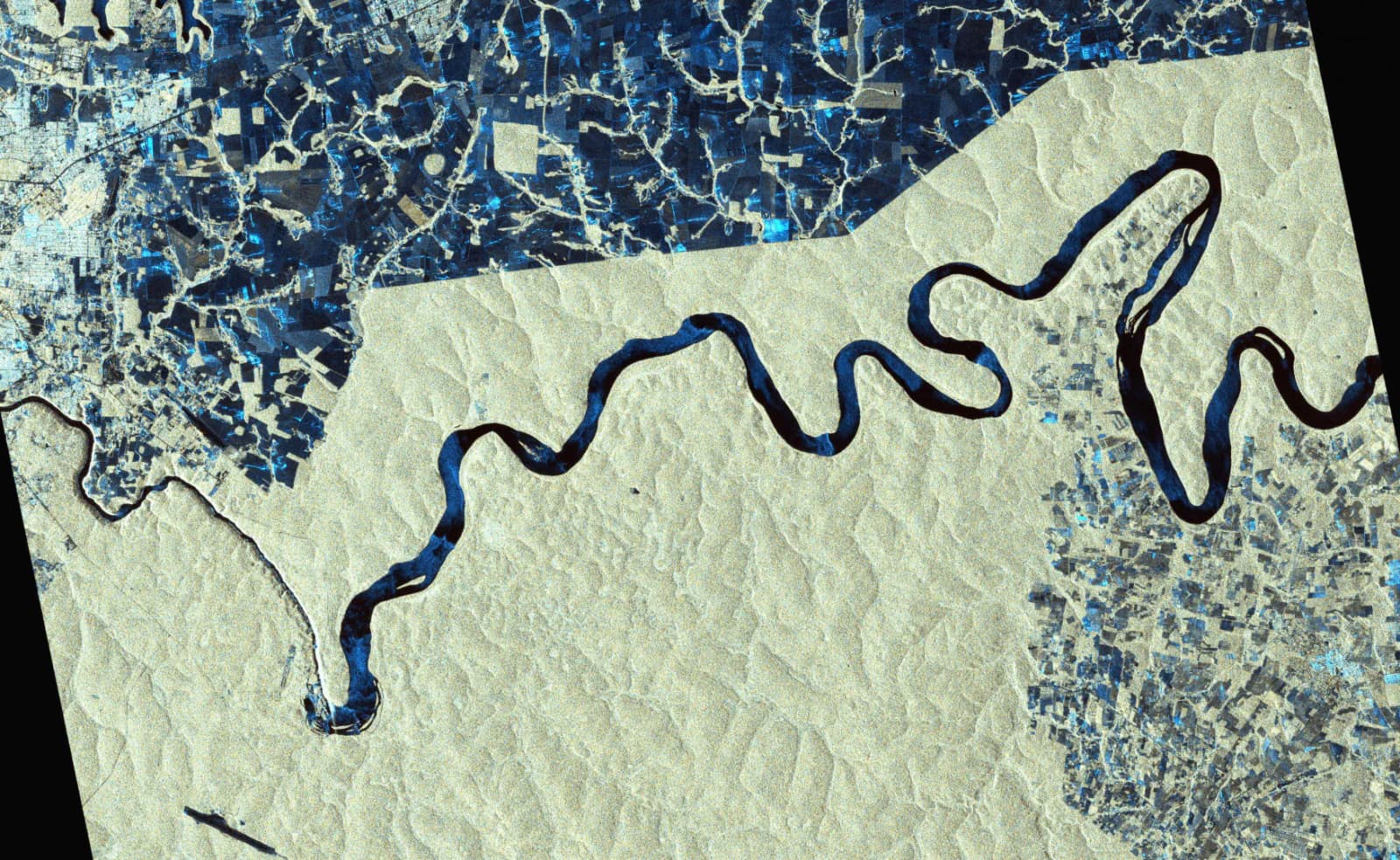 A SAOCOM radar image shows Misiones and Iguazu Falls in false color.