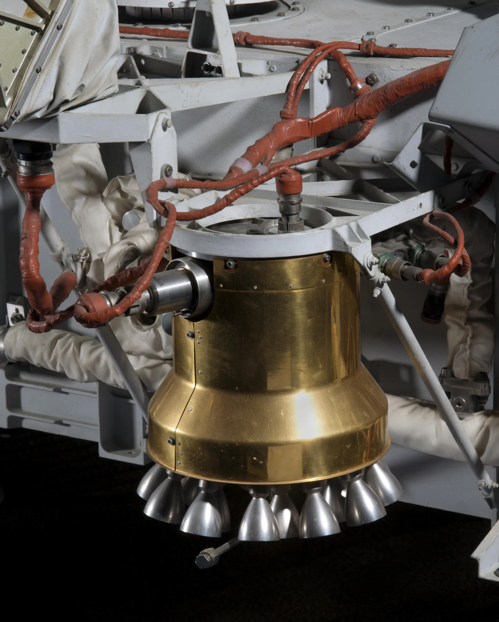 A Viking Mars lander proof-test article is displayed with its legs and instruments extended.